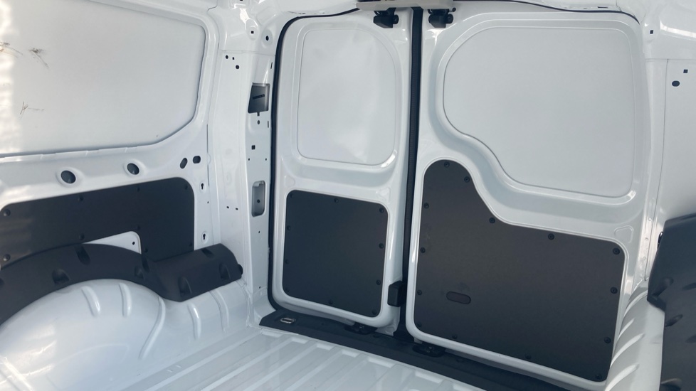 Ford Transit Connect 240 L2 Diesel 2.0 EcoBlue 122ps Trend Van Auto - Image 14