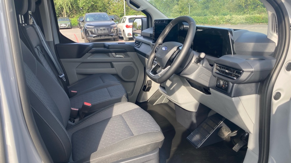 Ford Transit Custom E-340 L2 Electric Rwd 100kW 65kWh H1 Van Limited Auto - Image 6