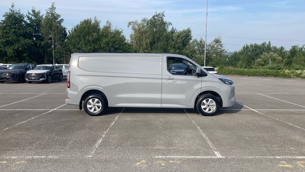 Ford Transit Custom E-340 L2 Electric Rwd 100kW 65kWh H1 Van Limited Auto - Image 9