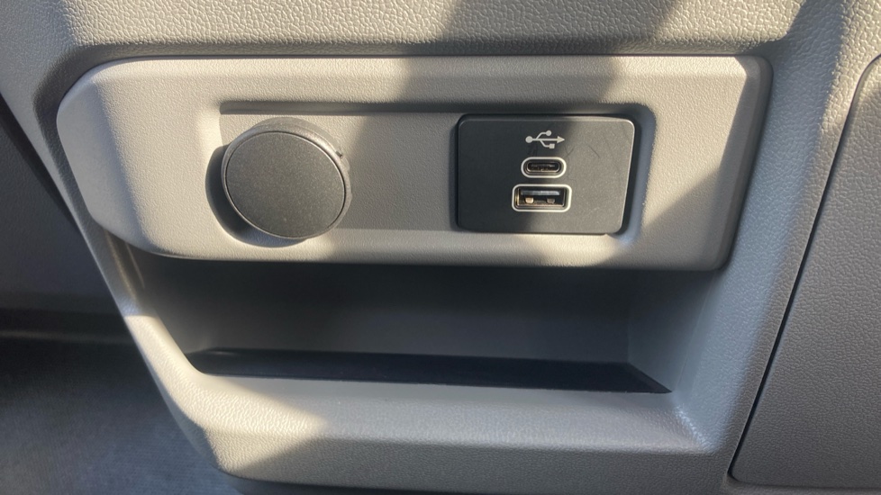 Ford Transit Custom E-340 L2 Electric Rwd 100kW 65kWh H1 Van Limited Auto - Image 27