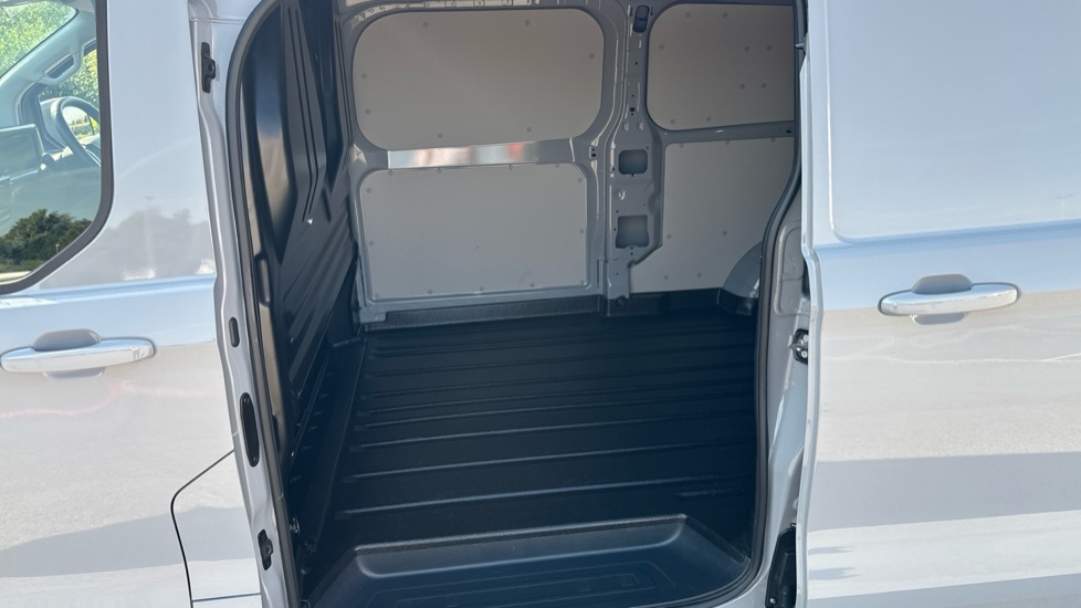 Ford Transit Custom E-340 L2 Electric Rwd 100kW 65kWh H1 Van Limited Auto - Image 5