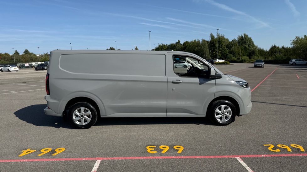 Ford Transit Custom E-340 L2 Electric Rwd 100kW 65kWh H1 Van Limited Auto - Image 9