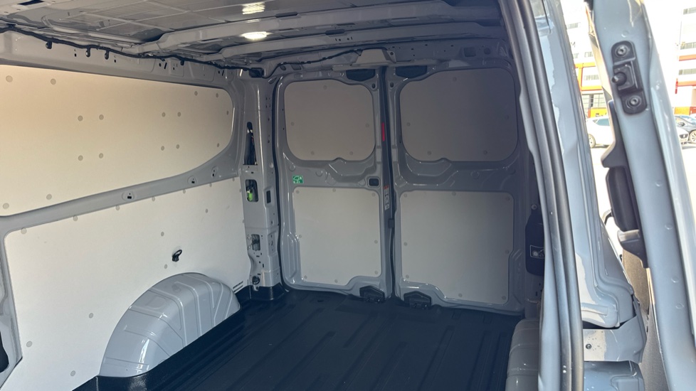 Ford Transit Custom E-340 L2 Electric Rwd 100kW 65kWh H1 Van Limited Auto - Image 14
