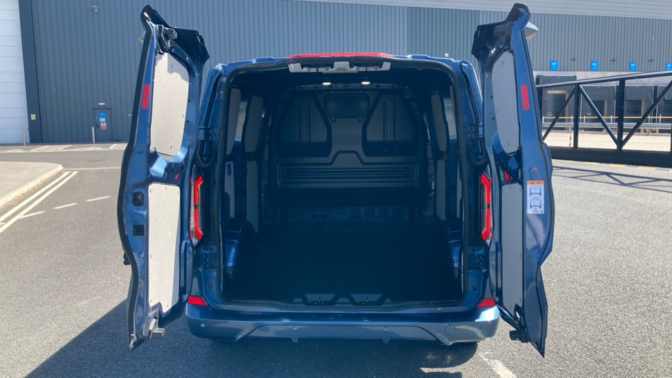 Ford Transit Custom E-320 L1 Rwd 160kW 65kWh H1 Van Sport Auto - Image 3