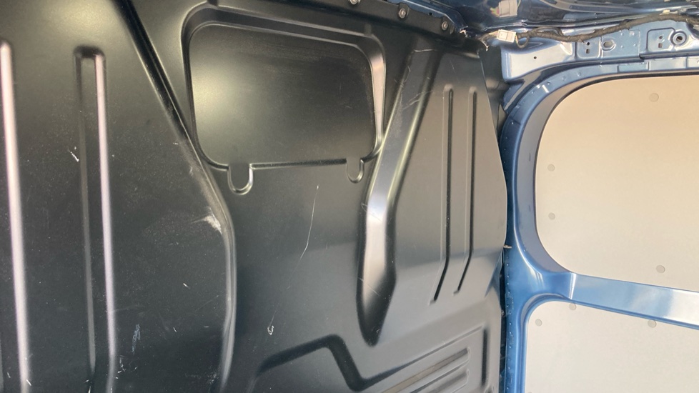 Ford Transit Custom E-320 L1 Rwd 160kW 65kWh H1 Van Sport Auto - Image 18