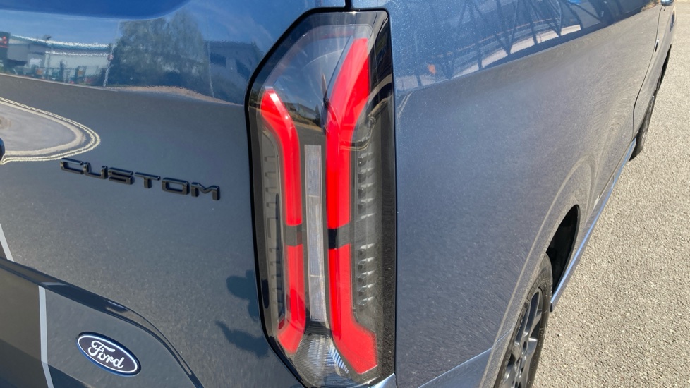 Ford Transit Custom E-320 L1 Rwd 160kW 65kWh H1 Van Sport Auto - Image 26
