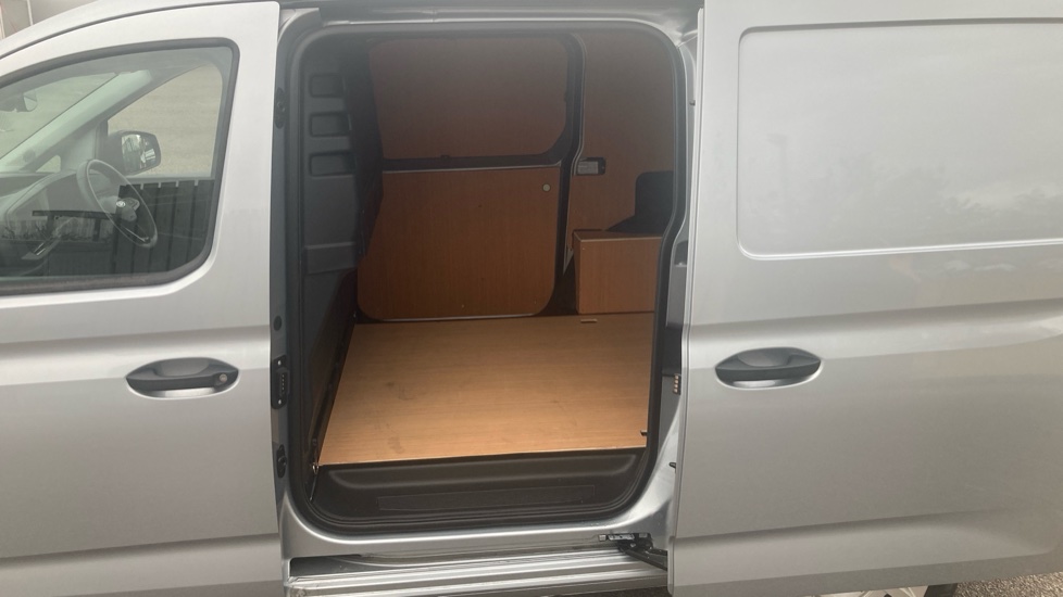 Ford Transit Connect 250 L2 Petrol 1.5 EcoBoost PHEV 150 Trend Van Auto - Image 5