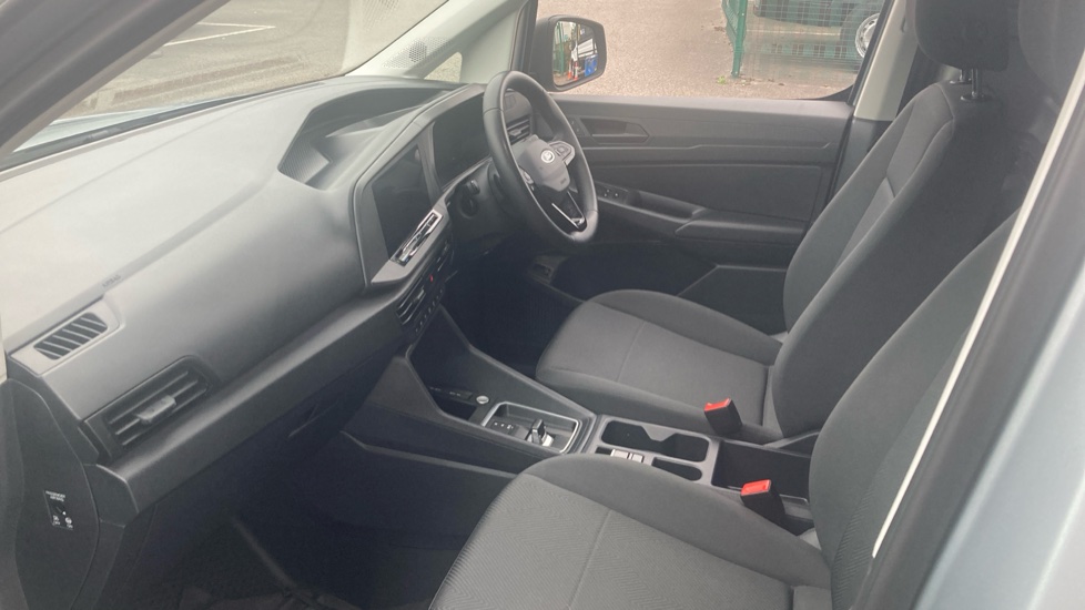 Ford Transit Connect 250 L2 Petrol 1.5 EcoBoost PHEV 150 Trend Van Auto - Image 13