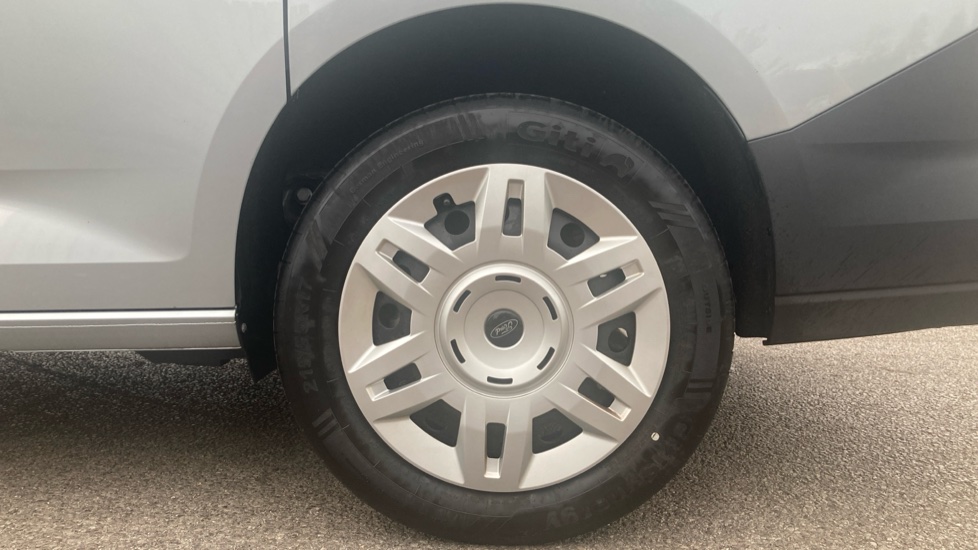 Ford Transit Connect 250 L2 Petrol 1.5 EcoBoost PHEV 150 Trend Van Auto - Image 17