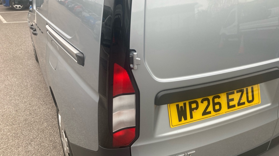 Ford Transit Connect 250 L2 Petrol 1.5 EcoBoost PHEV 150 Trend Van Auto - Image 24