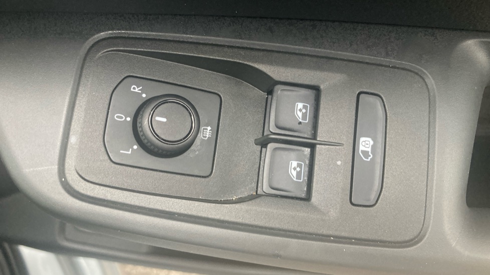 Ford Transit Connect 250 L2 Petrol 1.5 EcoBoost PHEV 150 Trend Van Auto - Image 32