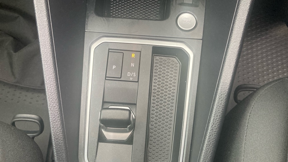 Ford Transit Connect 250 L2 Petrol 1.5 EcoBoost PHEV 150 Trend Van Auto - Image 38