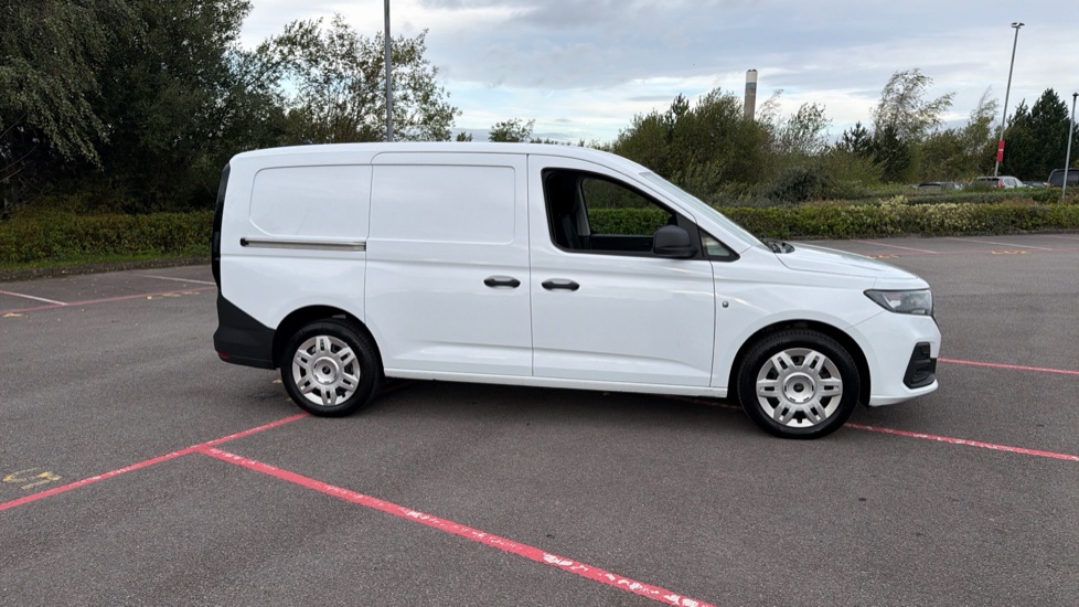 Ford Transit Connect 250 L2 Petrol 1.5 EcoBoost PHEV 150 Trend Van Auto - Image 9