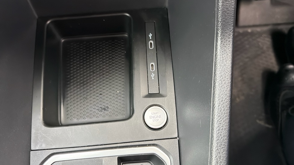 Ford Transit Connect 250 L2 Petrol 1.5 EcoBoost PHEV 150 Trend Van Auto - Image 39