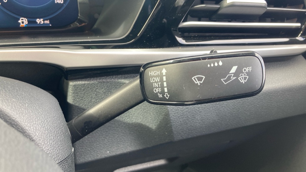Ford Transit Connect 230 L1 Diesel 2.0 EcoBlue 122ps Limited Van Auto - Image 24