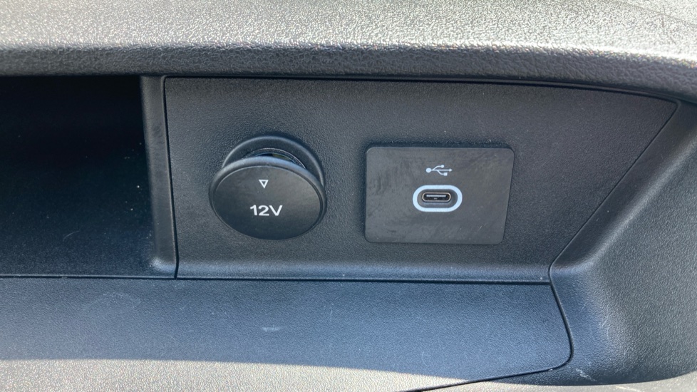 Ford Transit 350 L3 Diesel Fwd 2.0 EcoBlue 165ps H2 Limited Van Auto [Nav] - Image 38