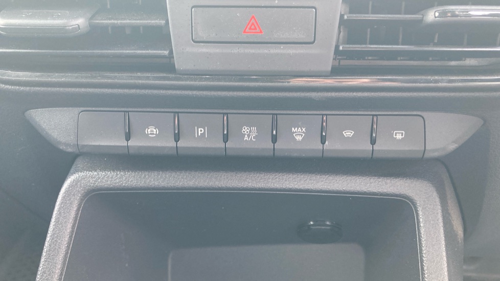Ford Transit Connect 240 L2 Diesel 2.0 EcoBlue 122ps Trend Van Auto - Image 28