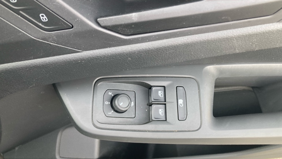 Ford Transit Connect 240 L2 Diesel 2.0 EcoBlue 122ps Trend Van Auto - Image 30