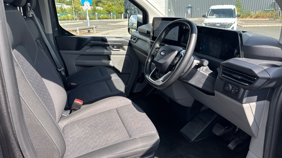Ford Transit Custom 300 L1 Diesel Fwd 2.0 EcoBlue 136ps H1 Van Limited Auto - Image 6