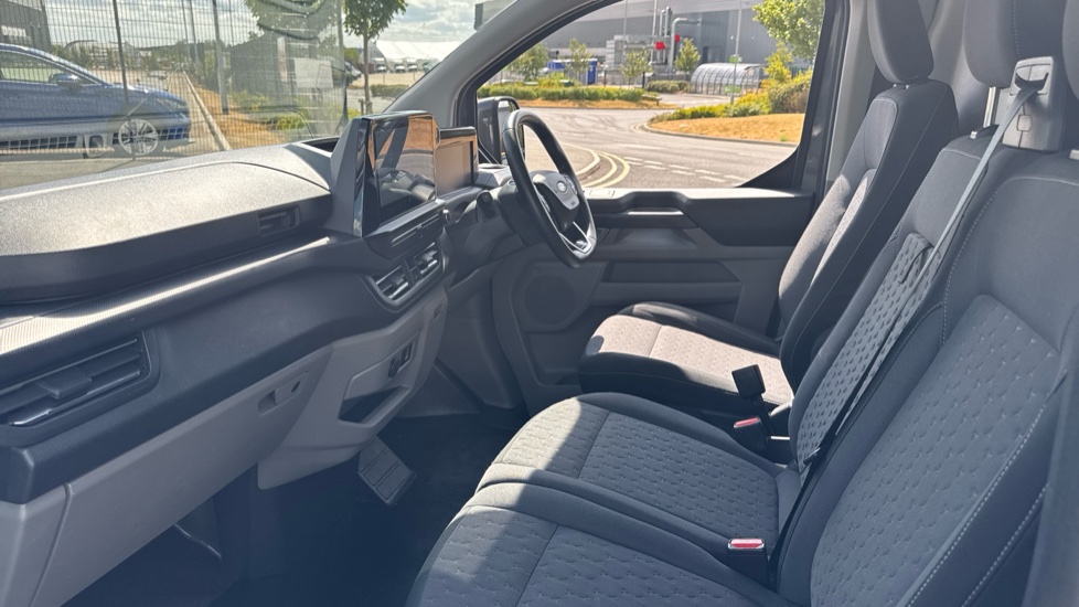 Ford Transit Custom 300 L1 Diesel Fwd 2.0 EcoBlue 136ps H1 Van Limited Auto - Image 13