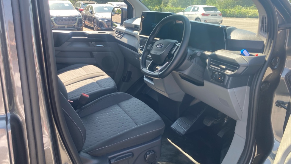 Ford Transit Custom E-320 L1 Rwd 160kW 65kWh H1 Van Limited Auto - Image 6