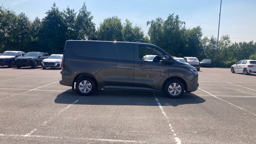 Ford Transit Custom E-320 L1 Rwd 160kW 65kWh H1 Van Limited Auto - Image 9