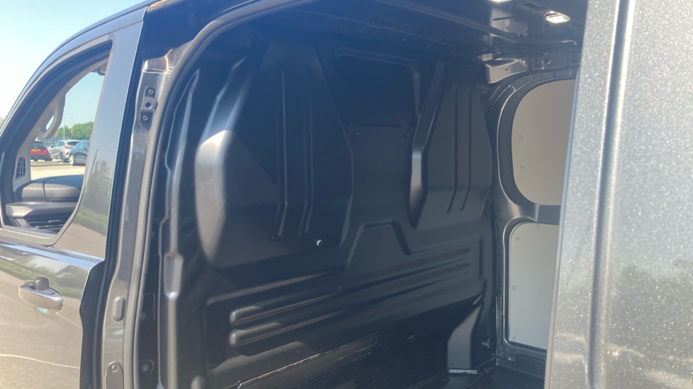 Ford Transit Custom E-320 L1 Rwd 160kW 65kWh H1 Van Limited Auto - Image 18
