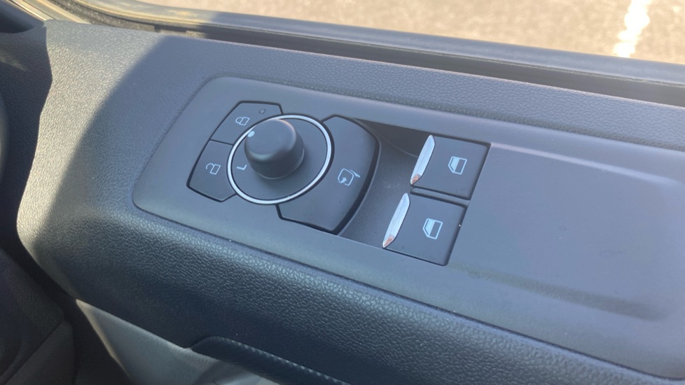 Ford Transit Custom E-320 L1 Rwd 160kW 65kWh H1 Van Limited Auto - Image 31