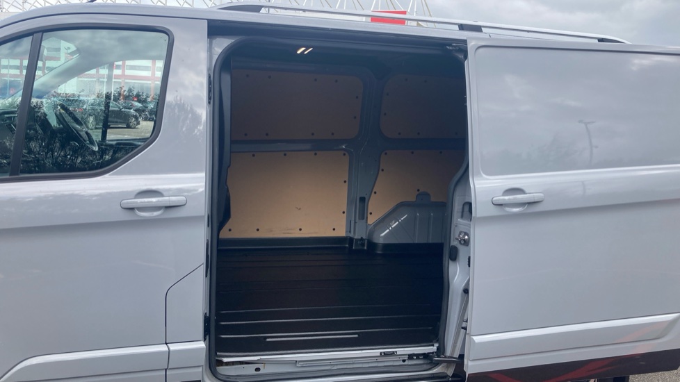 Ford Transit Custom 300 L1 Diesel Fwd 2.0 EcoBlue 130ps Low Roof Active Van - Image 5