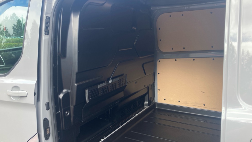 Ford Transit Custom 300 L1 Diesel Fwd 2.0 EcoBlue 130ps Low Roof Active Van - Image 18