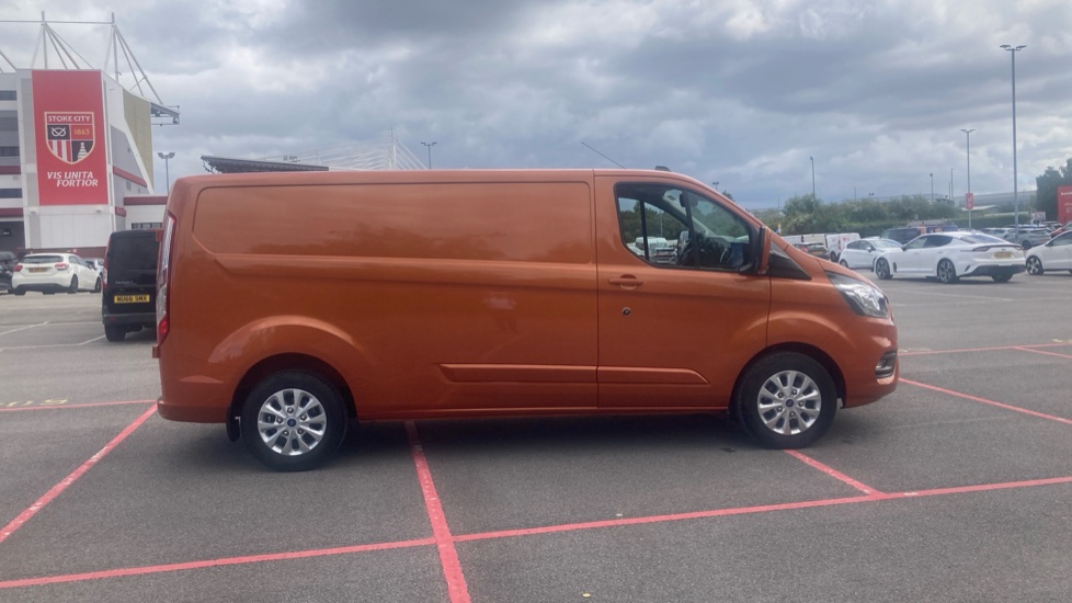 Ford Transit Custom 300 L2 Diesel Fwd 2.0 EcoBlue 170ps Low Roof Limited Van Auto - Image 9
