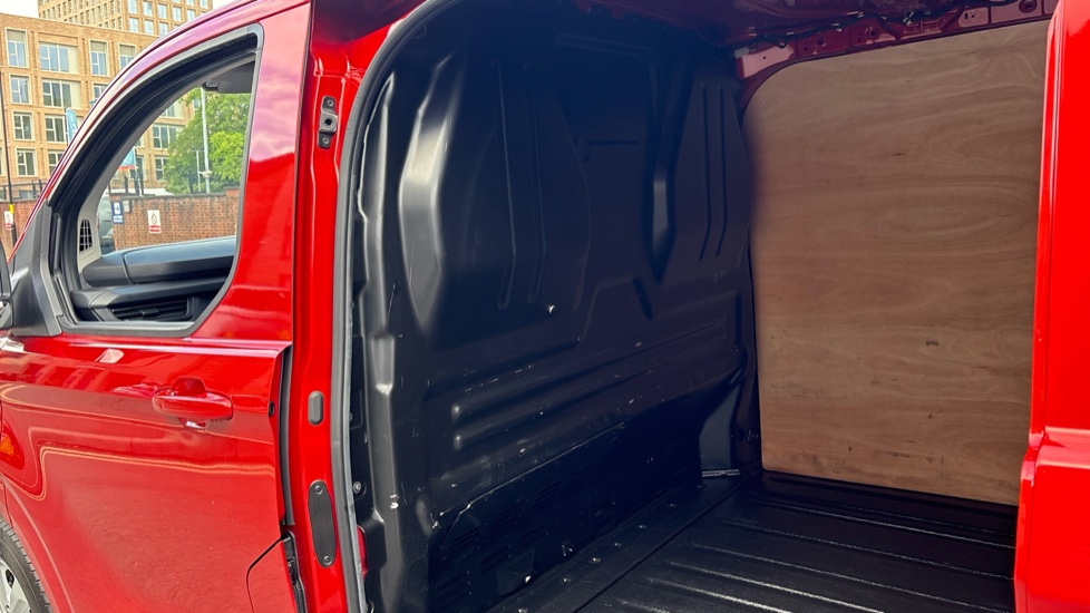 Ford Transit Custom 320 L1 Diesel Fwd 2.0 EcoBlue 136ps H1 Van Limited - Image 18