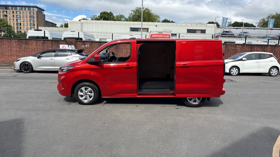 Ford Transit Custom 320 L1 Diesel Fwd 2.0 EcoBlue 136ps H1 Van Limited - Image 30