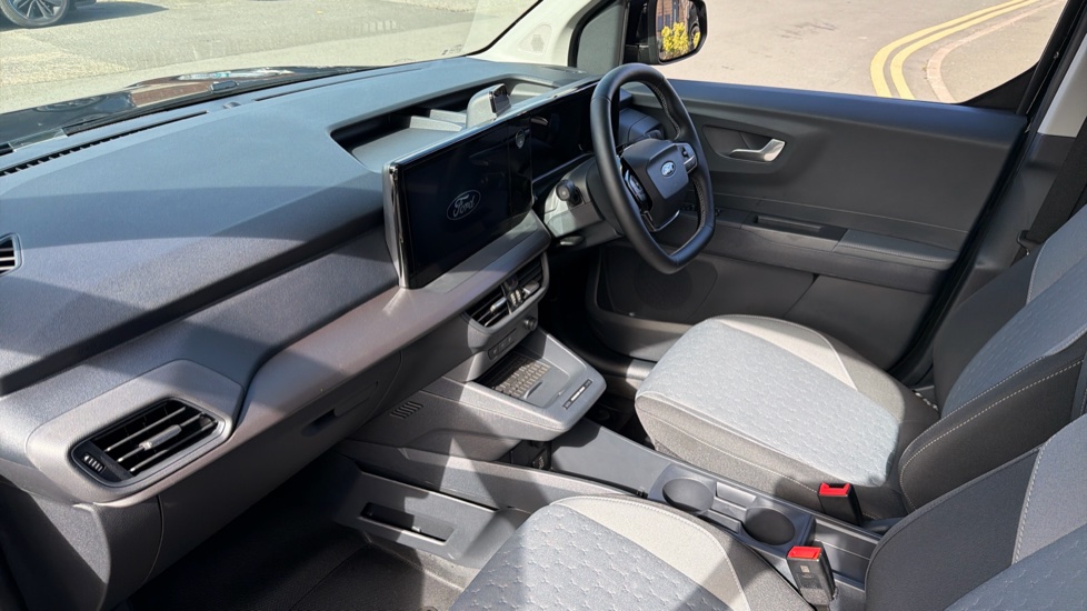 Ford Transit Courier E-Transit Courier 100kW 43kWh Limited Van Auto - Image 13