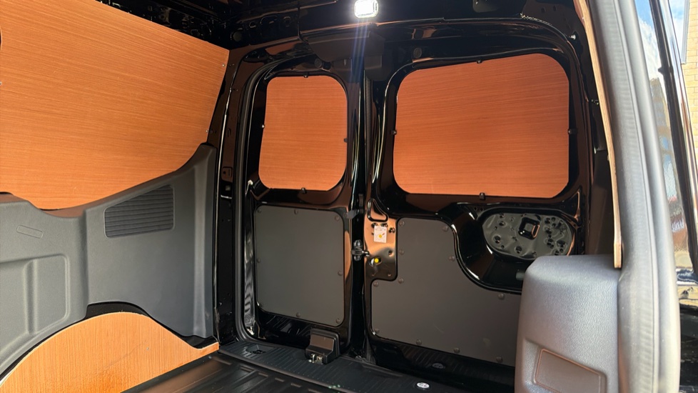 Ford Transit Courier E-Transit Courier 100kW 43kWh Limited Van Auto - Image 14