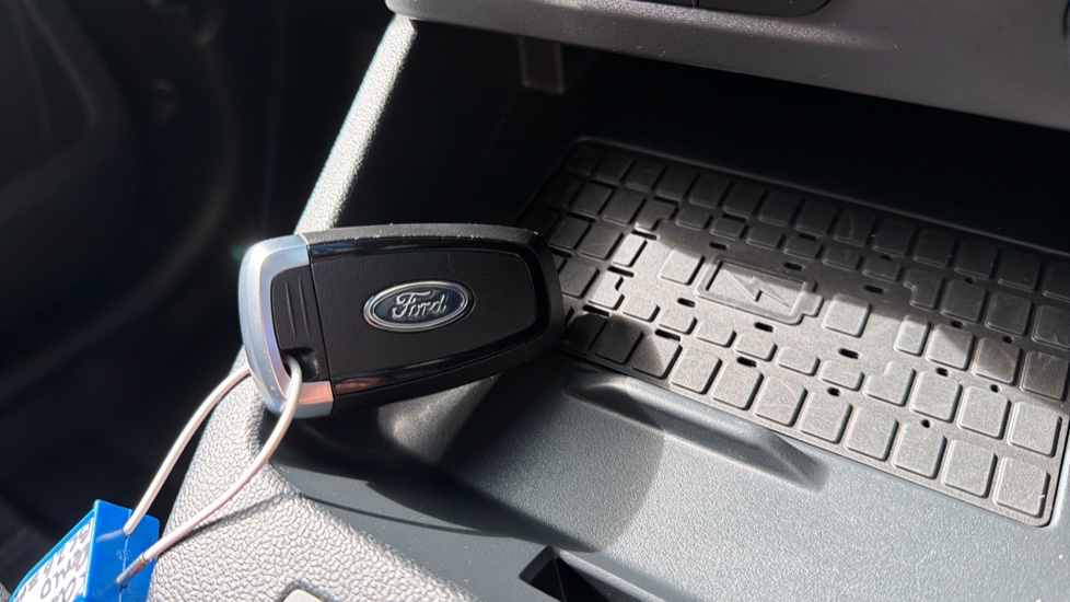 Ford Transit Courier E-Transit Courier 100kW 43kWh Limited Van Auto - Image 20