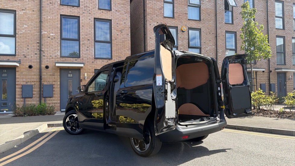 Ford Transit Courier E-Transit Courier 100kW 43kWh Limited Van Auto - Image 32