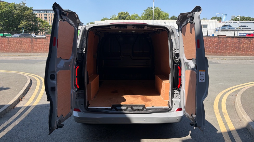 Ford Transit Custom E-320 L1 Rwd 100kW 65kWh H1 Van Limited Auto - Image 3