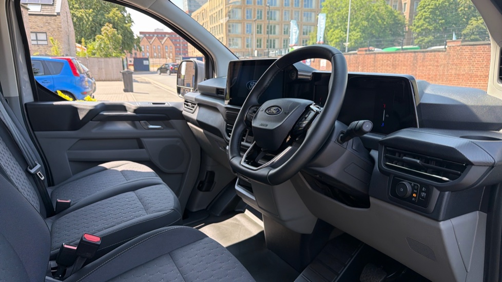 Ford Transit Custom E-320 L1 Rwd 100kW 65kWh H1 Van Limited Auto - Image 6