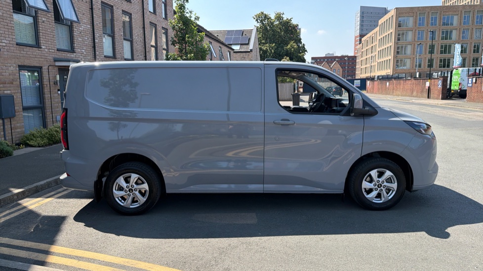 Ford Transit Custom E-320 L1 Rwd 100kW 65kWh H1 Van Limited Auto - Image 9