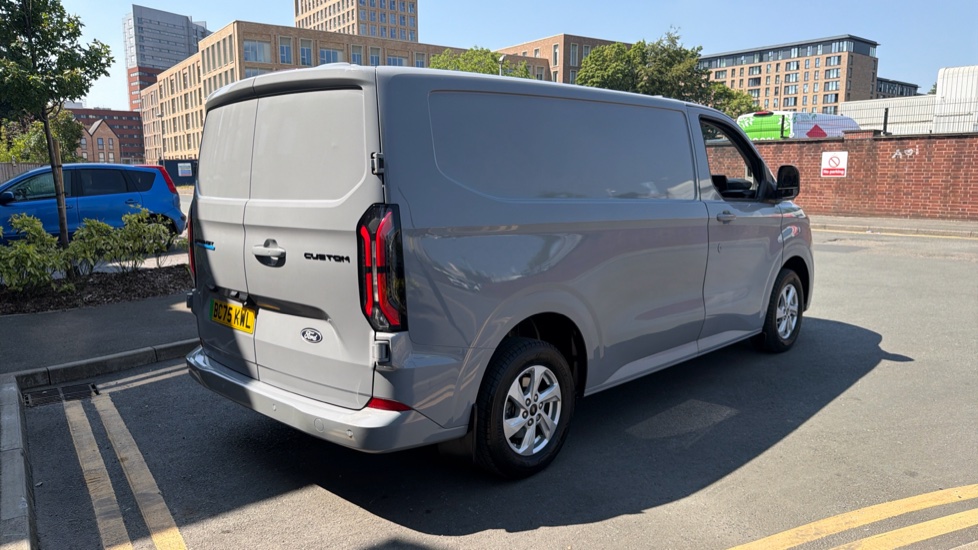 Ford Transit Custom E-320 L1 Rwd 100kW 65kWh H1 Van Limited Auto - Image 10