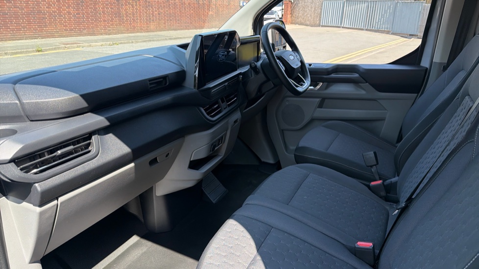 Ford Transit Custom E-320 L1 Rwd 100kW 65kWh H1 Van Limited Auto - Image 13