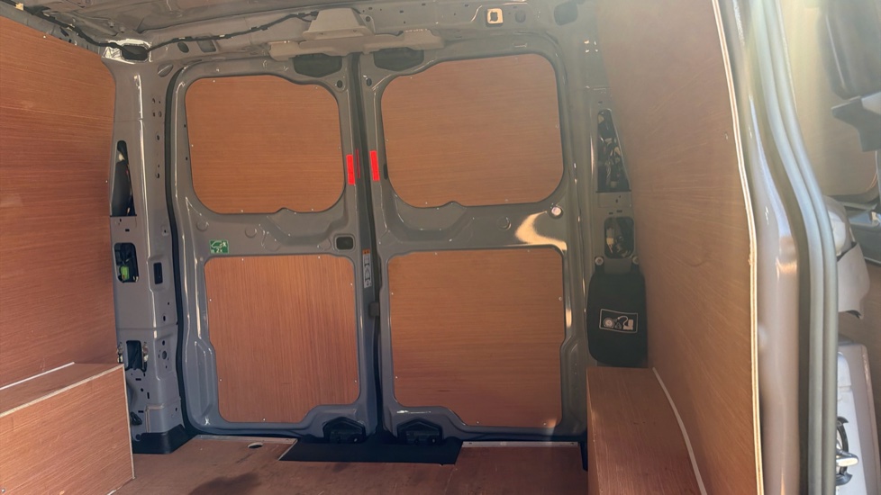 Ford Transit Custom E-320 L1 Rwd 100kW 65kWh H1 Van Limited Auto - Image 14