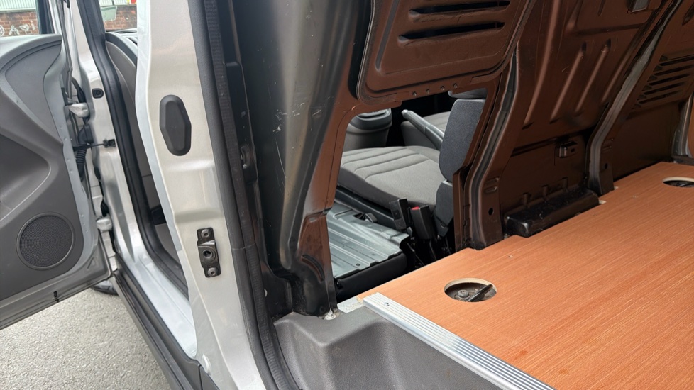 Ford Transit Connect 250 L2 Diesel 1.5 EcoBlue 100ps Limited Van Powershift - Image 34