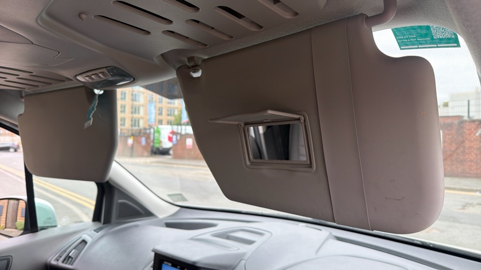 Ford Transit Connect 250 L2 Diesel 1.5 EcoBlue 100ps Limited Van Powershift - Image 39