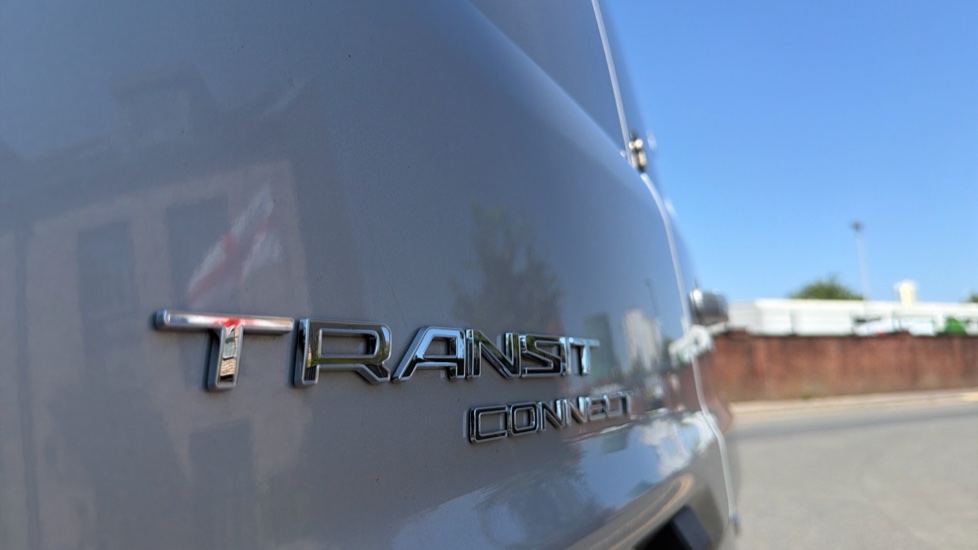 Ford Transit Connect 250 L2 Diesel 1.5 EcoBlue 100ps Limited Van Powershift - Image 31