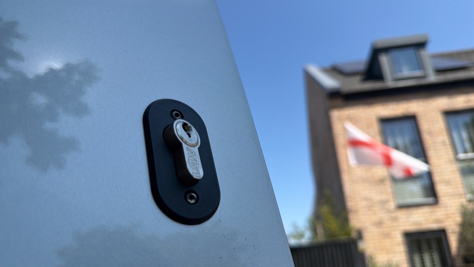 Ford Transit Connect 250 L2 Diesel 1.5 EcoBlue 100ps Limited Van Powershift - Image 32