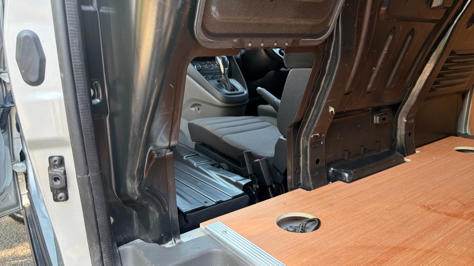 Ford Transit Connect 250 L2 Diesel 1.5 EcoBlue 100ps Limited Van Powershift - Image 34