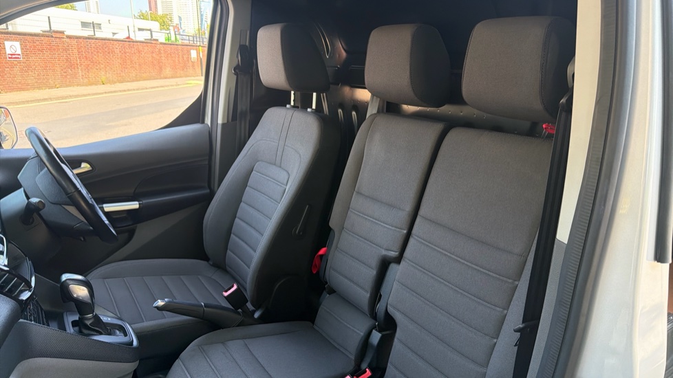 Ford Transit Connect 250 L2 Diesel 1.5 EcoBlue 100ps Limited Van Powershift - Image 35