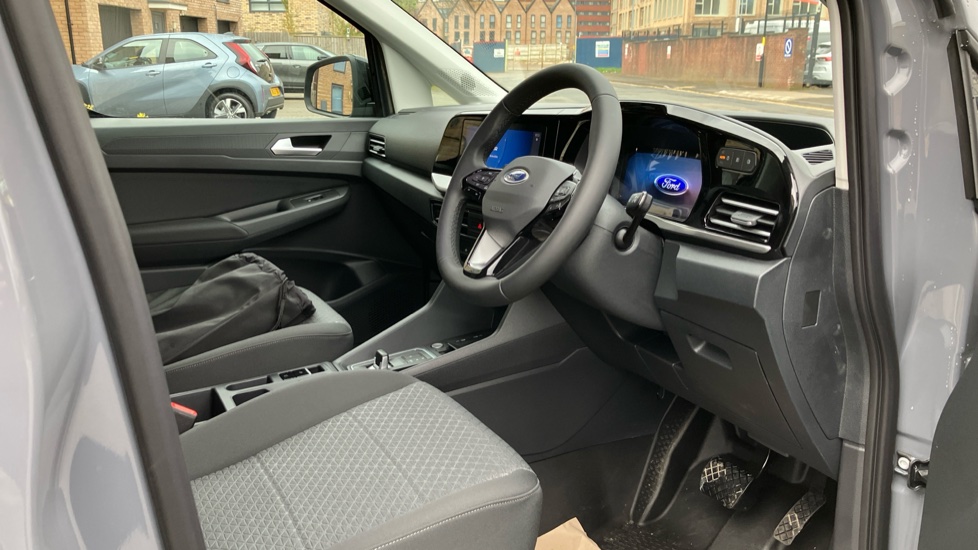 Ford Transit Connect 250 L2 Petrol 1.5 EcoBoost PHEV 150 Limited Van Auto - Image 6